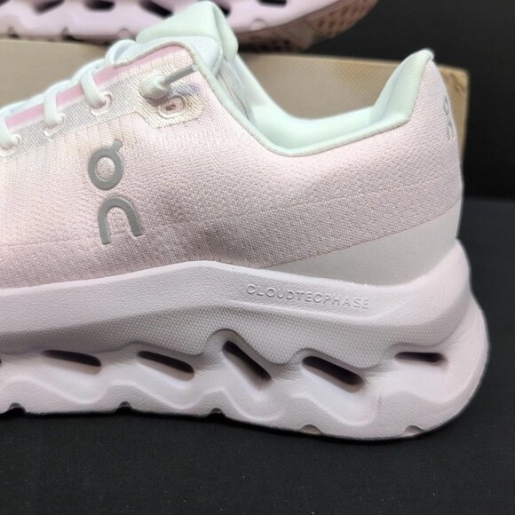 On Running Cloudtilt Ivory Orchid shoes - Picture 2 of 8